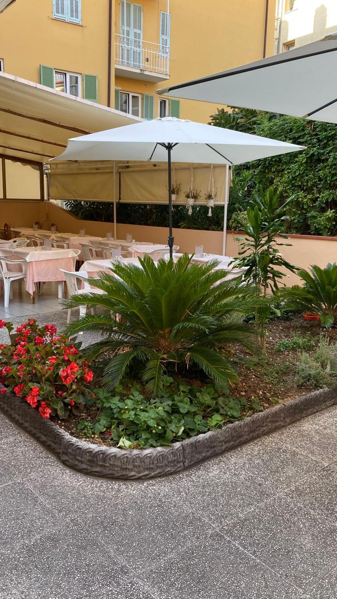 אלסיו Hotel Fiorenza & Banksia Meuble מראה חיצוני תמונה